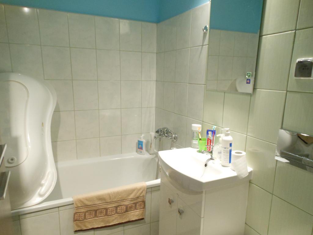 Apartament Obroncow Wybrzeza Appartement Gdańsk Kamer foto